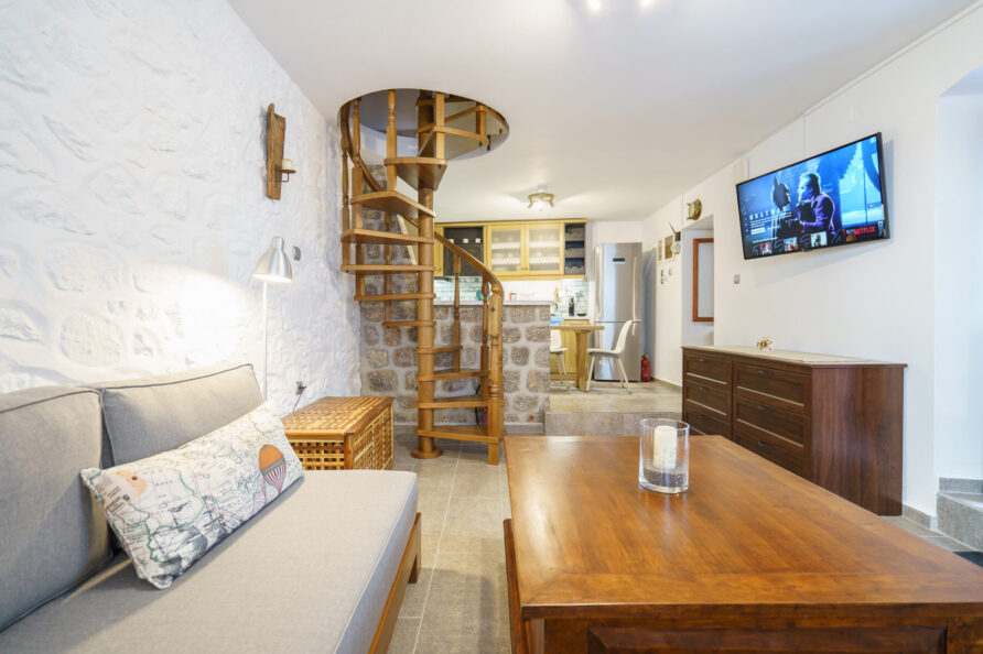 rental apartments in Hydra